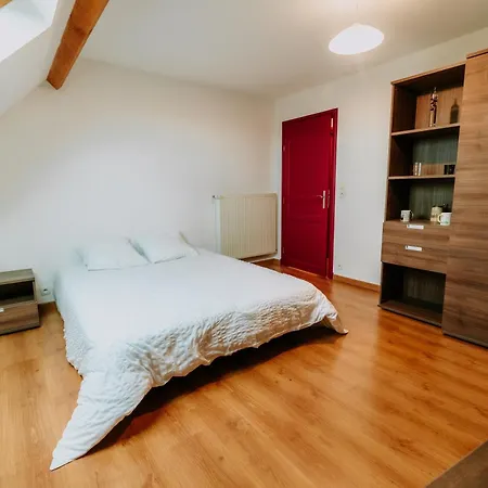 Quarto em Acomodações Particulares Chez Corinne Wimereux